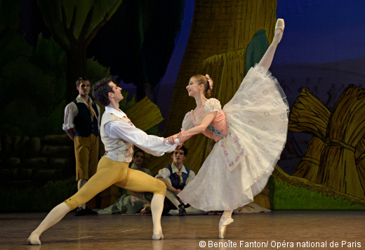 Myriam Ould-Braham tanzt mit Josua Hoffalt "La Fille"  © Beboît Fanotn, Opera National de Paris