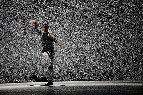 Hiroaki Umeda: Visuals in schwarz-weiß © Tanzquartier  