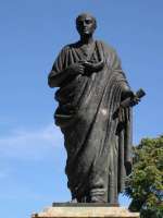 Statue des Seneca in Cordoba, seiner Geburtsstadt. (* etwa im Jahre 1 in Corduba; † 65 n. Chr. in der Nähe Roms.) © Rafaelji / wikipedia