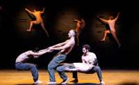  Batsheva Dance Company: „MOMO“, ein neues Tanzstück von Ohad  Naharin. © Ascaf