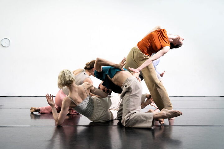 „Hold&Resist“ – Liquid Loft bei ImPulsTanz.