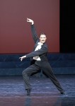Ballettchef Manuel Legris tanzt Ulrich in der "Fledermaus"  © Wiener Staatsballett / Michael Pöhn 