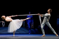 Die Ballerina und ihr Partner in Paris (Esina, Lazik) © Wiener Staatsballett / Ashley Taylor 