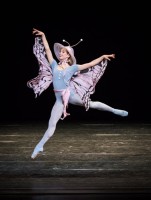 Schmtterlingsballerina Irina Tsymbal in "The Concert": Entzückend