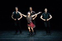 Ausgelassene Melancholie bei "The Man in Black". Jenna Savella tanzt mit Jonathan Renna, Piotr Stancyk und Robert Stephen 