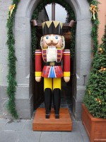 Der Nussknacker meiner Träume (lebensgroß vor dem Weihnachtsmuseum in Rothenburg). © GNU free license