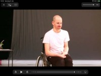 Michael Turinsky erzählt, philosophiert und stellt Fragen. Screenshot aus dem Video