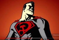 Red Son, Superman aus einem  Comic (2003) und dem 2020 gefolgten Animationsfilm. Der amerikanische Held wird als Baby entführt und wächst in der Ukraine auf, mutiert zum Kommunisten, kämpft aber für das, was der Westen für das Gute hält. © youtube