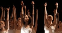 Das Ballettensemble der Semperoper in Dresden tanzt Pina Bauschs Choreografie "Iphigenie auf Tauris" zur Musik von Gluck. 