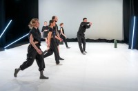 Das tanzende Sextett: Eva-Maria Schaller, Laura Fischer, Alberto Cissello; Katharina Illner, Lea Karnutsch; Xianghui Zeng