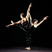 Eno Peçi und Fiona McGee sind das Solopaar in Paul Taylors Choreografie. 